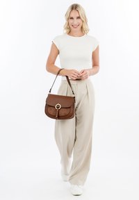 Tamaris CARO - Handtasche - cognac