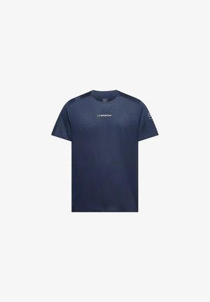 T-shirt de sport bleu marine à manches courtes avec le logo "LA SPORTIVA" centré sur la poitrine et un petit emblème sur la manche gauche.