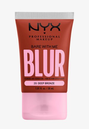 NYX Professional Makeup BARE WITH ME BLUR TINT - Fondotinta - deep bronze