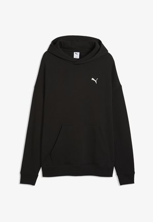 Sweat à capuche noir Puma avec poche kangourou frontale et petit logo Puma blanc sur la poitrine gauche, présenté sur fond blanc.
