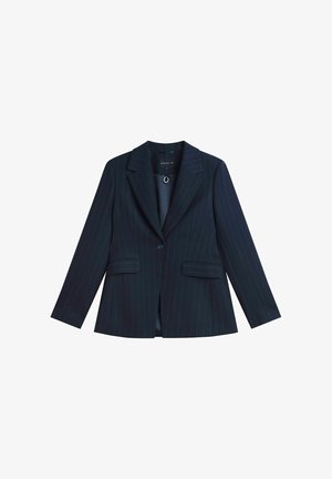 Donker marineblauwe blazer met krijtstreep, voorzien van inkeping revers, enkele knoopsluiting en twee voorflapzakken, plat gelegd op een witte achtergrond.
