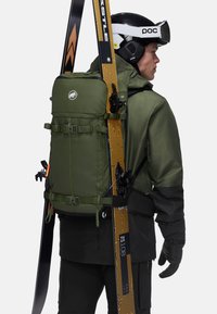 Mammut NIRVANA 35 - Reseryggsäck - marsh black