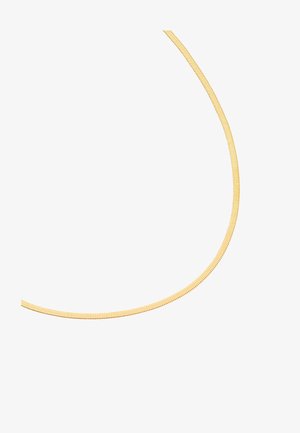 Collier chaîne fine en or avec un design plat tissé affiché sur fond blanc.