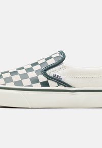 Vans CLASSIC SLIP-ON UNISEX - Belebújós cipők - green/true white