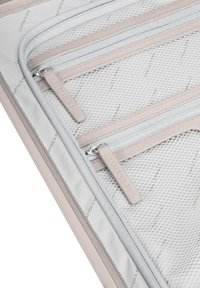 Grauer Netz-Organizer mit zwei Reißverschlusstaschen in Beige, ausgestattet mit glatten Griffen und einem weichen Innenfutter, mit dem Markennamen "Kapten & Son".