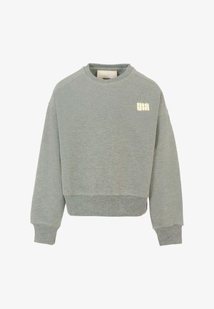 Felpa grigia corta con polsini e orlo a costine, realizzata in materiale morbido. Presenta un piccolo logo bianco sulla parte superiore sinistra davanti.