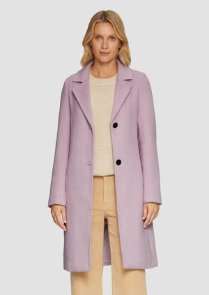 - Klasyczny płaszcz