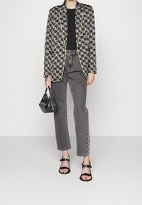 KARL LAGERFELD Vaqueros rectos - grey