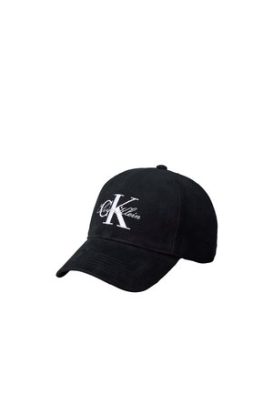 Czarna czapka baseballowa z zakrzywionym daszkiem z białym haftowanym logo "CK Calvin Klein" na środku z przodu.