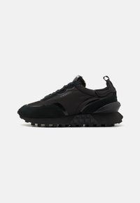 HYPER - Tossud - black