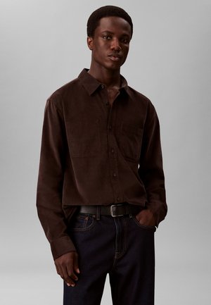 RELAXED BUTTON-DOWN  - Overhemd - chocolate torte