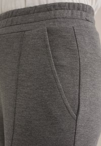 WE Fashion Treniņtērpa apakšdaļas - blended dark grey