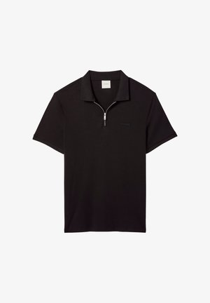 Fekete rövid ujjú galléros póló, elején cipzáros záródással, fehér háttéren, síkban elhelyezve.