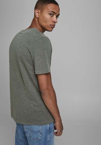 Jack & Jones JJESPLIT ciemnozielony