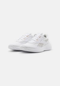 Reebok LITE 4 - Maanteejooksu jalatsid - footwear white/pugry2