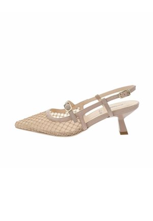 Scarpa decolleté beige con punta a punta, cinturino posteriore, tacco kitten e sovrapposizione in mesh, dotata di doppi cinturini regolabili alla caviglia con fibbie dorate.