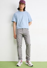 Carhartt WIP SID PANT LAMAR - Chino - misty grey