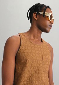 DAVID CATALAN CIRCLE EMBROIDERED SINGLET - Débardeur - caramel