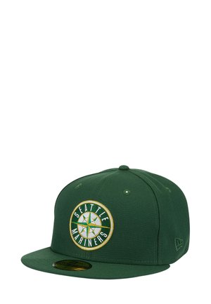Cappellino verde dei Seattle Mariners con visiera piatta, caratterizzato da un logo ricamato a forma circolare, dettagli dorati e stile aderente.