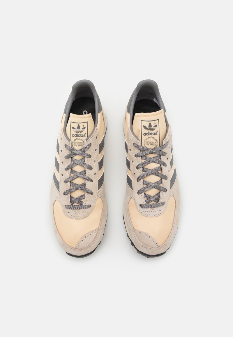 adidas women's zx 500 beige wonder white