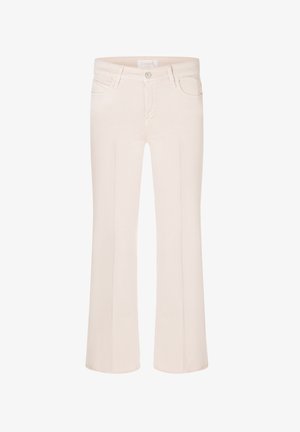 Helle beige Damenhose mit ausgestelltem Bein, vorderen Taschen, Gürtelschlaufen und Knopfverschluss, aus glattem Stoff.