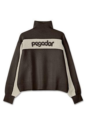 Tmavohnedý rolák so kontrastným svetlošedým pruhom, s logom "pegador". Mäkkučká textúra a rebrované manžety.