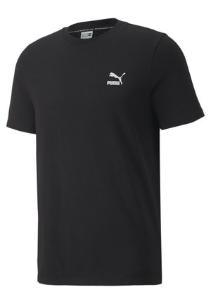 Sort bomuld t-shirt med korte ærmer, rund hals, og et hvidt Puma-logo på venstre bryst. Glat tekstur, standard pasform.