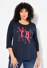 Ulla Popken MODERN 3/4 SLEEVE GRAPHIC  - Långärmad tröja - navy blue
