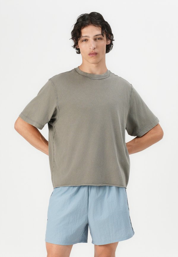 CROP - Basic T-shirt3
