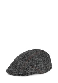 - Czapka z daszkiem