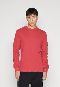 Calvin Klein Jeans BADGE TEE - Topper langermet - garnet