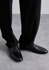 WINDSOR - Slip-ons - black