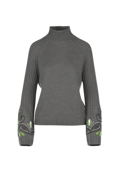 Pullover mit hohem Kragen, geripptem Stoff, in Dunkelgrau. Verziert mit grüner und weißer floralem Stickerei entlang der Ärmel.