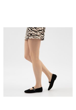 Wojas Z NA PODBICIU - Ballerine con cinturino - czarny