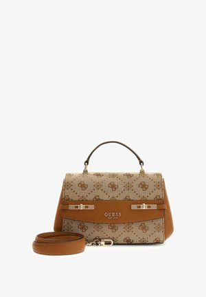 Sac à main synthétique marron avec un corps en toile texturée, des accents métalliques et une bandoulière amovible. Présente des détails de logo et une forme structurée.