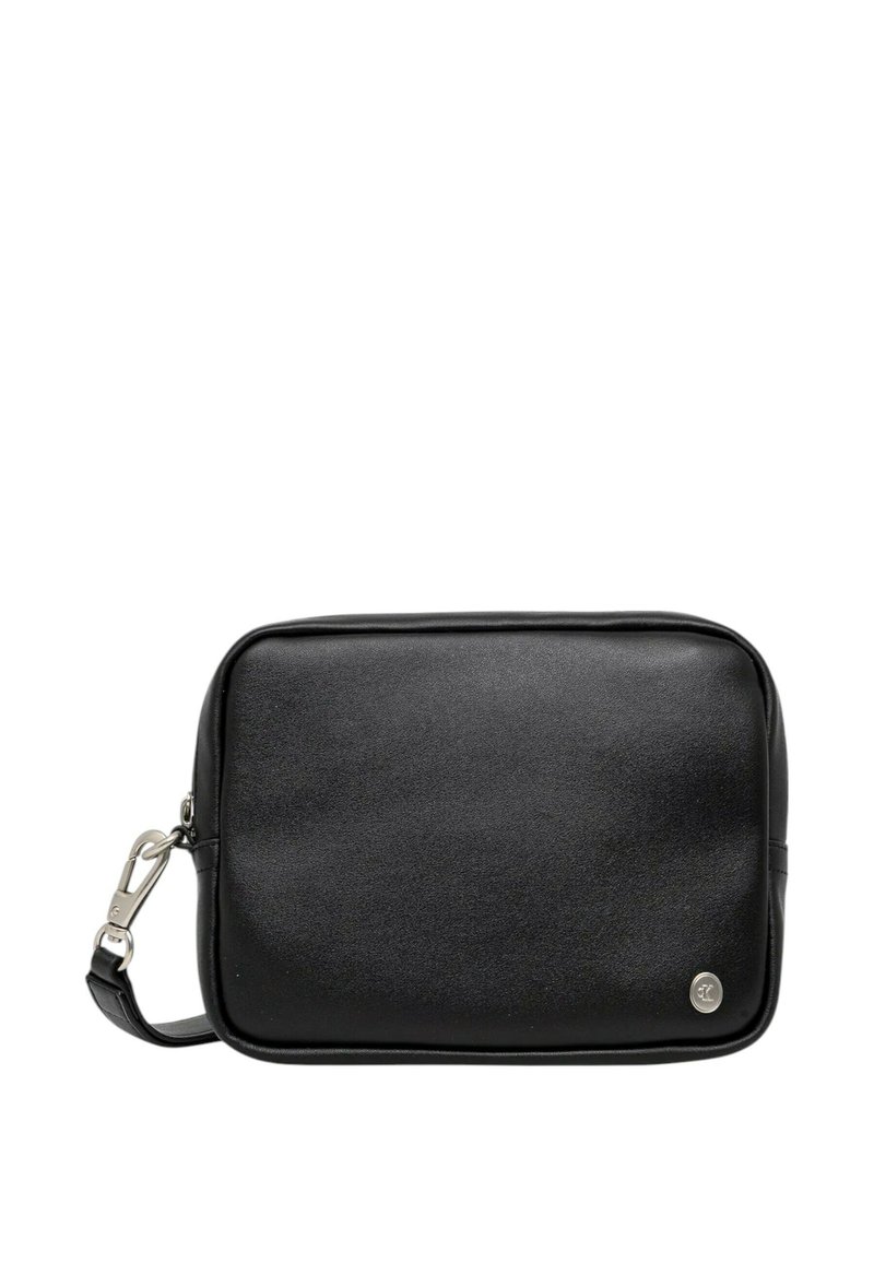 Borsa rettangolare nera in pelle con texture liscia, dotata di dettagli in metallo argentato e una tracolla removibile per maggiore versatilità.