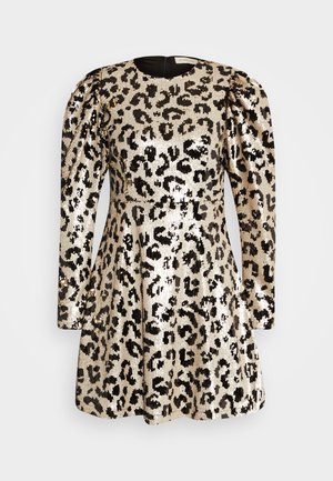 Leopardmønstret kjole med lange, puffede ærmer, lavet af pailletstof i guld og sort. Tæt siddende liv og design med udvidet skørt.
