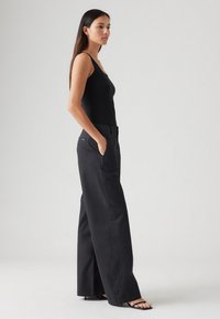 Levi's® XL CHINO - Laisvo kirpimo džinsai - caviar