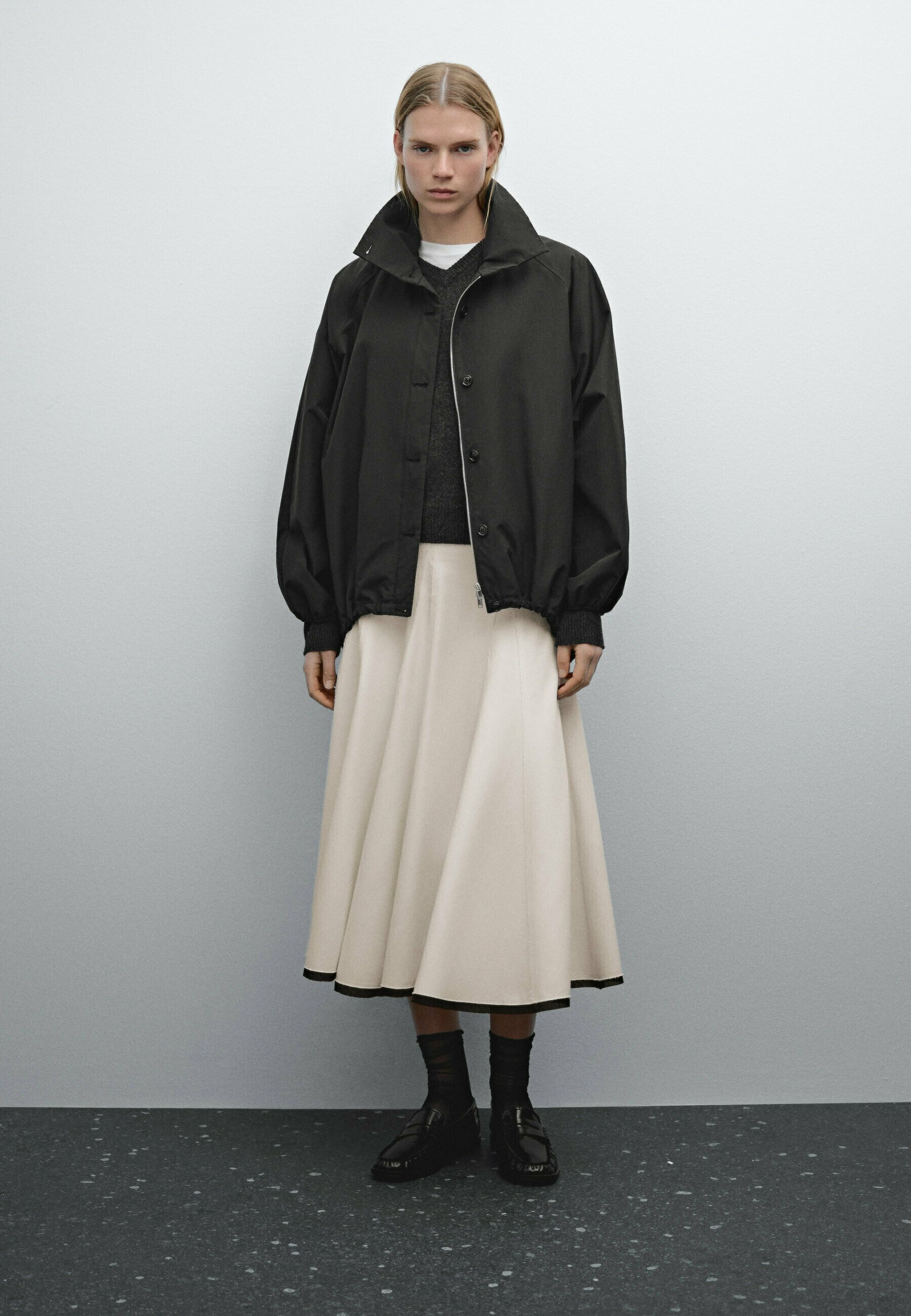 【Massimo Dutti】Flounce midi skirt with contrasting detail Flounce midi skirt with contrasting detail · Cream · Smart