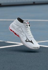 Δεν επιλέχθηκε, white/black/fiery red