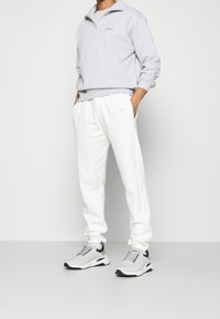 Maison Labiche Felpa - light grey