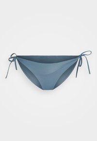 Parte de baixo de biquíni azul-claro feita de tecido suave, apresentando um design de corte baixo com cordões de ajuste em cada lado e uma silhueta simples.