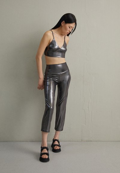 Norma Kamali PENCIL PANT - Bukse - gunmetal