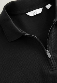 REGULAR FIT - TEXTURED ZIP NECK  - Polo majica - black
