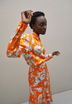 Erdem GRANDAD COLLAR - Užsagstoma palaidinė - orange/white