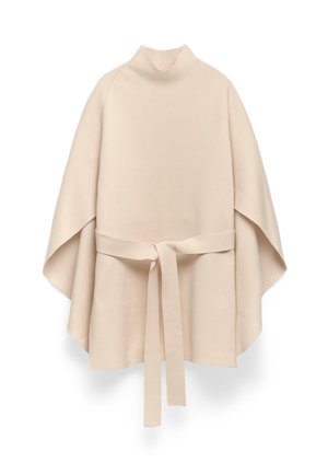 Beige gebreide poncho met hoge hals en bijpassende riem om de taille, met brede, vloeiende mouwen en een gladde textuur.