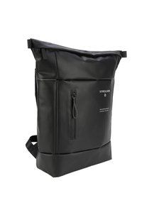 Zaino nero realizzato in materiale sintetico testurizzato, dotato di un compartimento principale con chiusura a zip e una tasca frontale con zip.