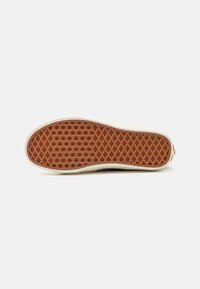 Vans SK8-HI TAPERED VR3 UNISEX - Vysoké tenisky - raven/marshmallow
