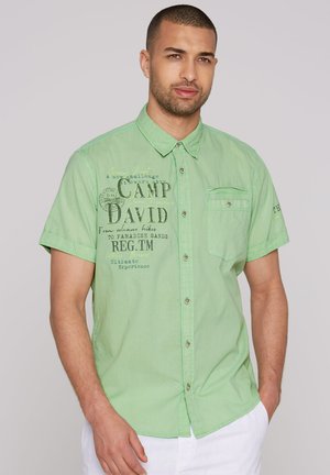 Camp David LEICHTES KURZARM MIT ARTWORKS UND BRUSTTASCHE - Shirt - green lemon