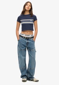 Superdry & Co VINTAGE STRIPE CROP  - Camiseta estampada - preppy navy stripe